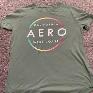 Green short sleeve crew neck t-shirt